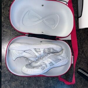 SIZE 5 WHITE NFINITY CHEER SHOES W/ CARRIER